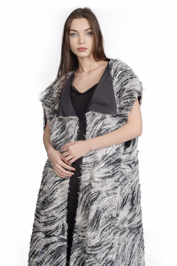 White x Black - Caftan